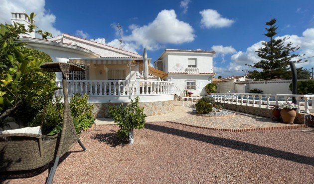 Brukt - Villa -
Ciudad Quesada - Costa Blanca