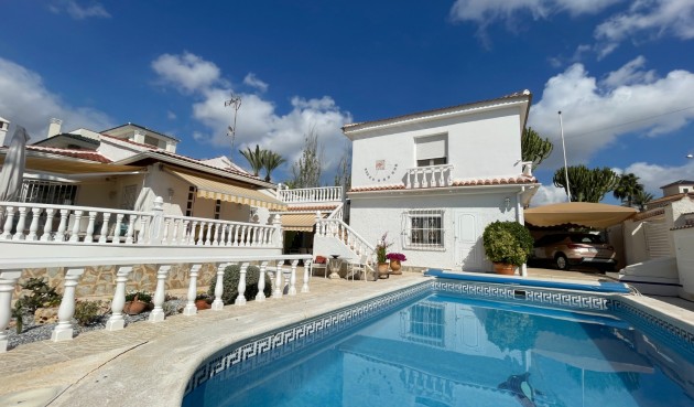 Brukt - Villa -
Ciudad Quesada - Costa Blanca