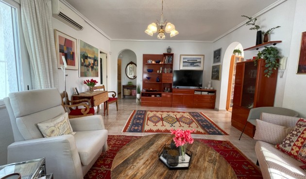 Brukt - Villa -
Ciudad Quesada - Costa Blanca