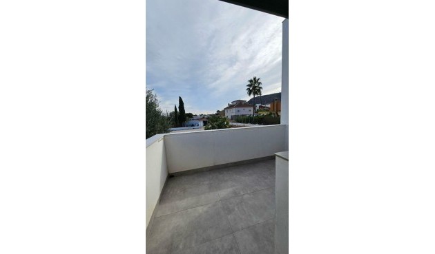 Återförsäljning - Villa -
Orihuela - Inland