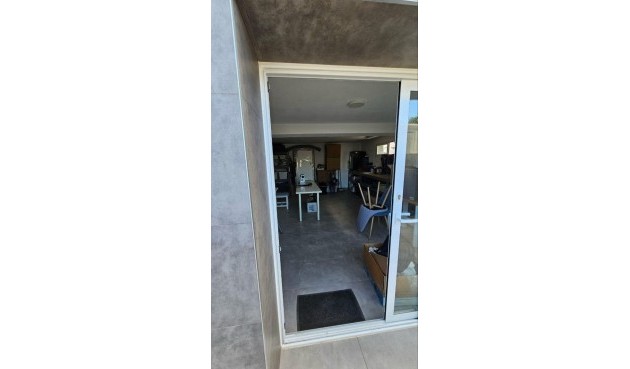 Återförsäljning - Villa -
Orihuela - Inland