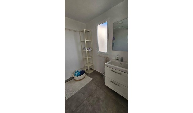 Återförsäljning - Villa -
Orihuela - Inland