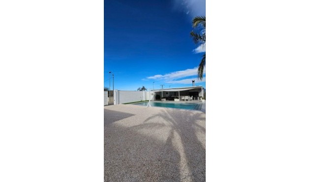 Återförsäljning - Villa -
Orihuela - Inland