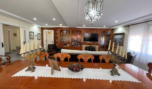 Brukt - Villa -
Orihuela Costa - Costa Blanca