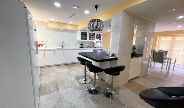 Brukt - Villa -
Orihuela Costa - Costa Blanca