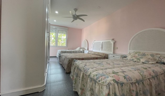 Brukt - Villa -
Orihuela Costa - Costa Blanca