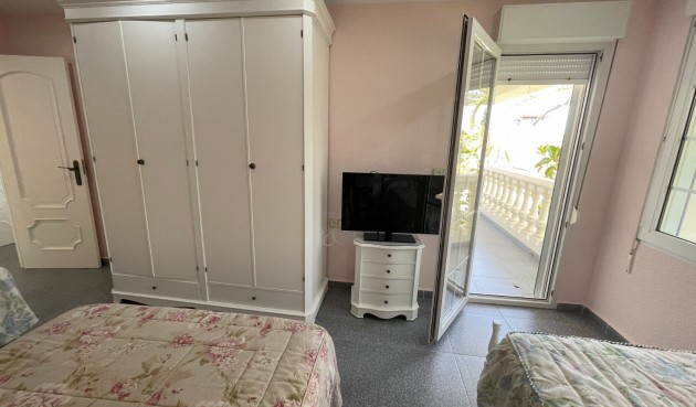 Brukt - Villa -
Orihuela Costa - Costa Blanca