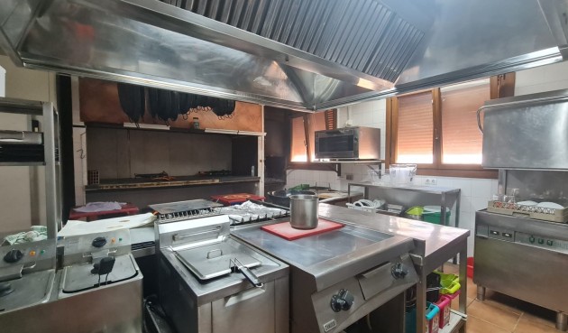 Brukt - Villa -
Petrer - Inland