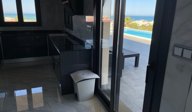 Resale - Villa -
La Mata - Costa Blanca