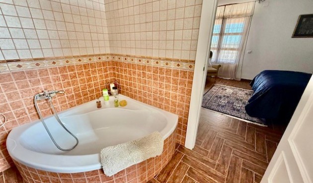 Brukt - Villa -
Avileses - Inland