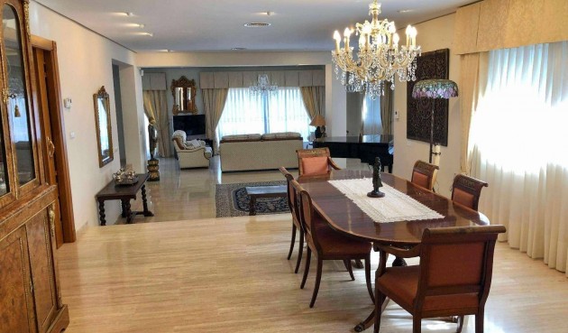 Resale - Villa -
El Palmar