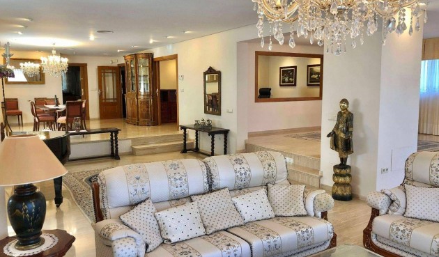 Resale - Villa -
El Palmar