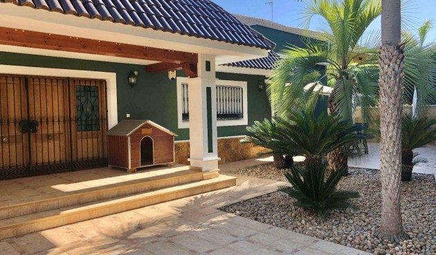 Resale - Villa -
El Palmar