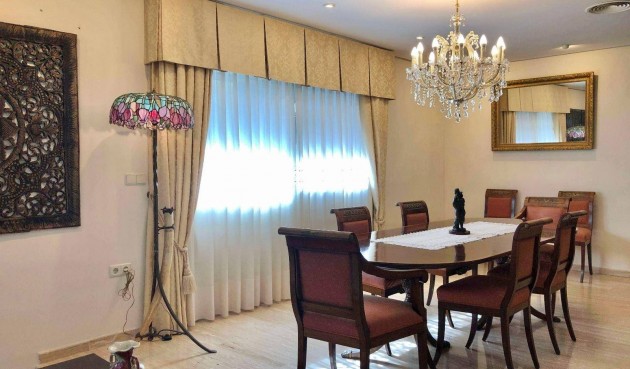 Resale - Villa -
El Palmar