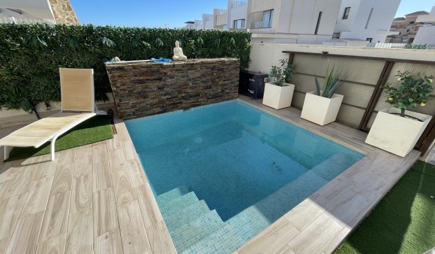 Återförsäljning - Semi Detached -
Villamartin