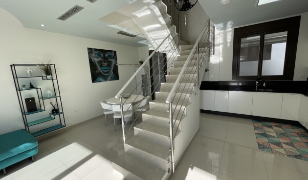 Återförsäljning - Semi Detached -
Villamartin