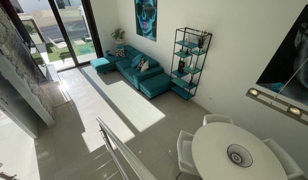 Återförsäljning - Semi Detached -
Villamartin