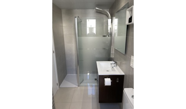 Återförsäljning - Semi Detached -
Villamartin