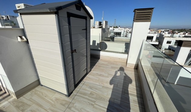 Återförsäljning - Semi Detached -
Villamartin