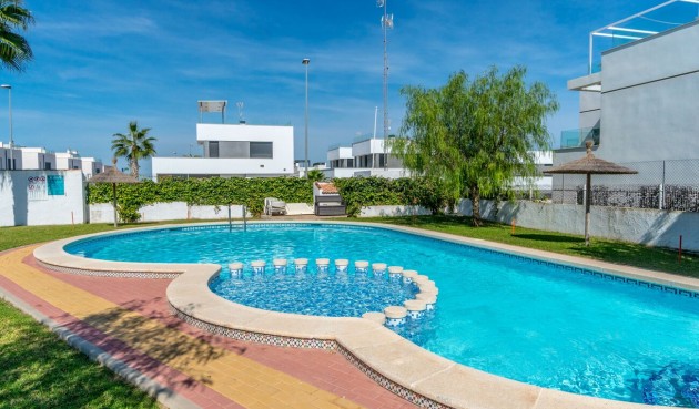 Återförsäljning - Semi Detached -
Villamartin