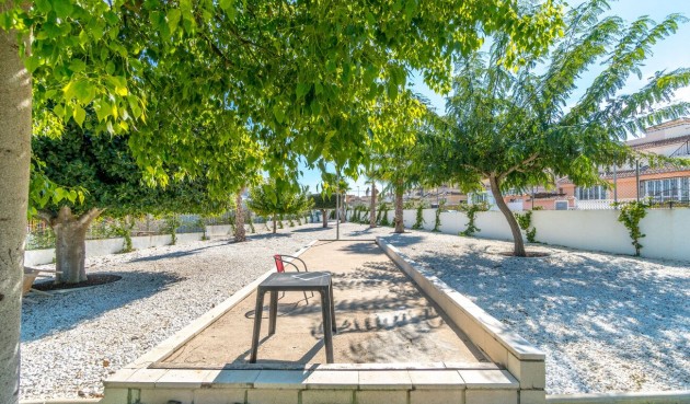 Återförsäljning - Semi Detached -
Villamartin