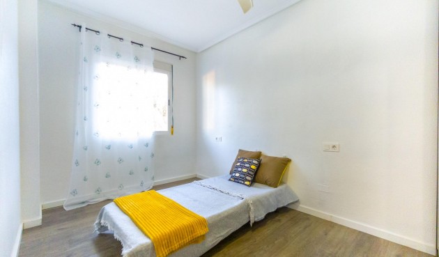 Brukt - Apartment -
Torrevieja - Estacion De Autobuses