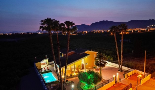 Brukt - Villa -
Orihuela - Inland