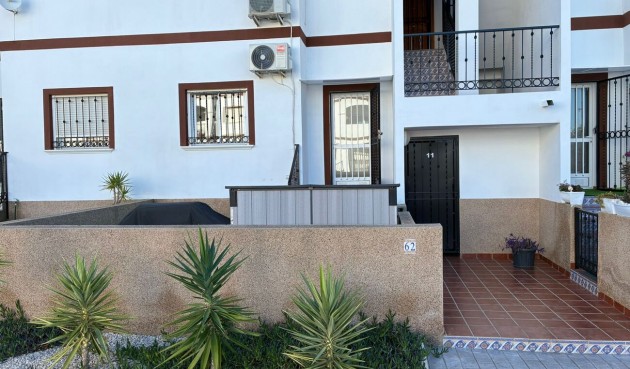 Brukt - Apartment -
Punta Prima - Costa Blanca