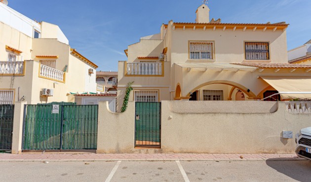 Brukt - Villa -
Pilar de la Horadada - Costa Blanca