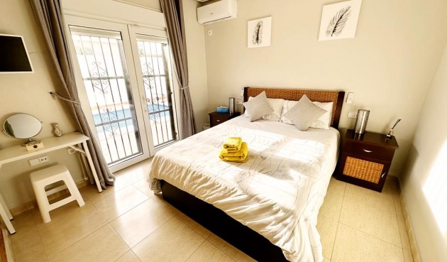 Brukt - Villa -
Lo Santiago - Inland