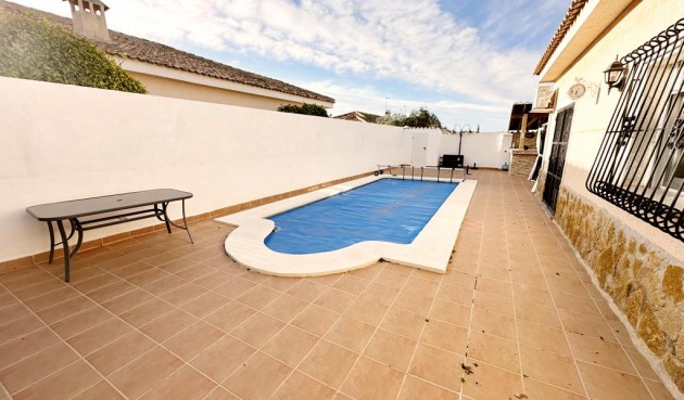 Brukt - Villa -
Lo Santiago - Inland