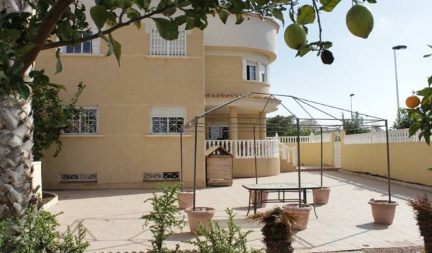 Brukt - Villa -
Torrevieja - La Siesta - El Salado - Torreta