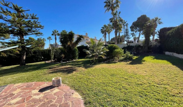 Brukt - Villa -
Villamartin - Costa Blanca