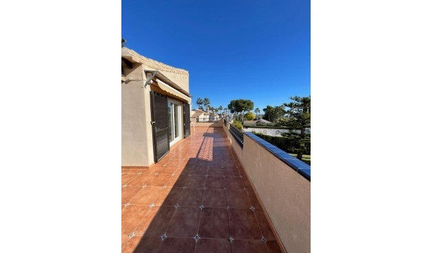 Brukt - Villa -
Villamartin - Costa Blanca