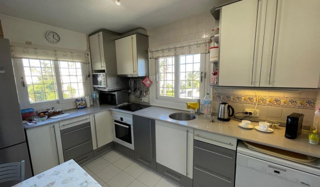 Brukt - Villa -
Villamartin - Costa Blanca