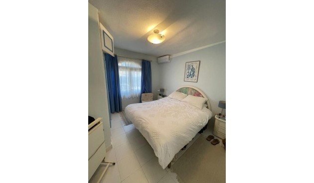 Brukt - Villa -
Villamartin - Costa Blanca