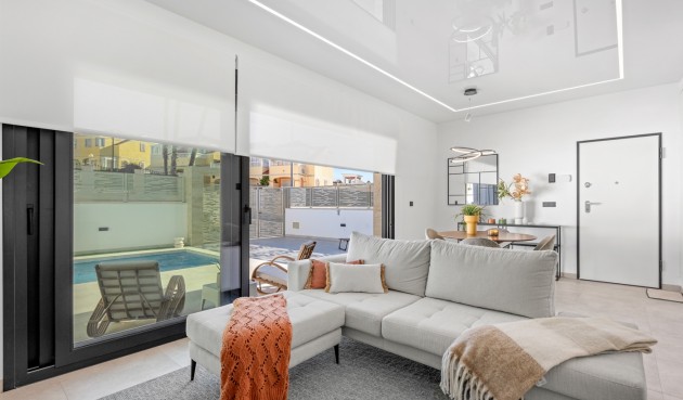 Brukt - Villa -
Orihuela Costa - Costa Blanca