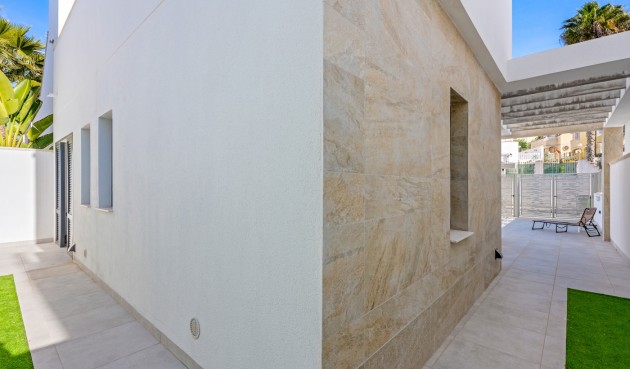 Brukt - Villa -
Orihuela Costa - Costa Blanca