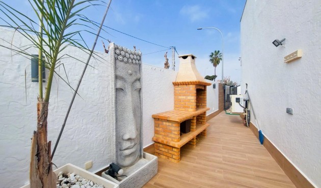 Brukt - Villa -
Pilar de la Horadada - Costa Blanca