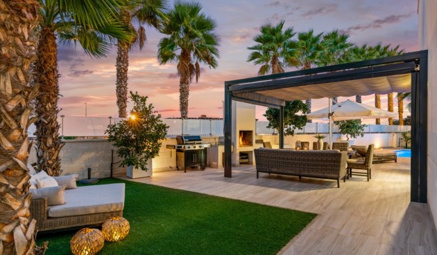 Brukt - Villa -
Cabo Roig - Costa Blanca