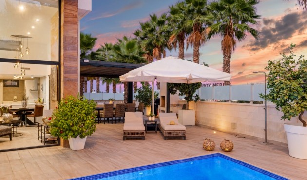 Brukt - Villa -
Cabo Roig - Costa Blanca