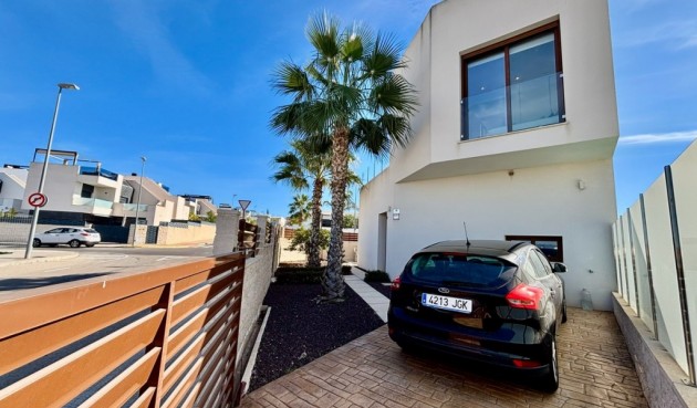 Brukt - Villa -
Benijofar - Costa Blanca