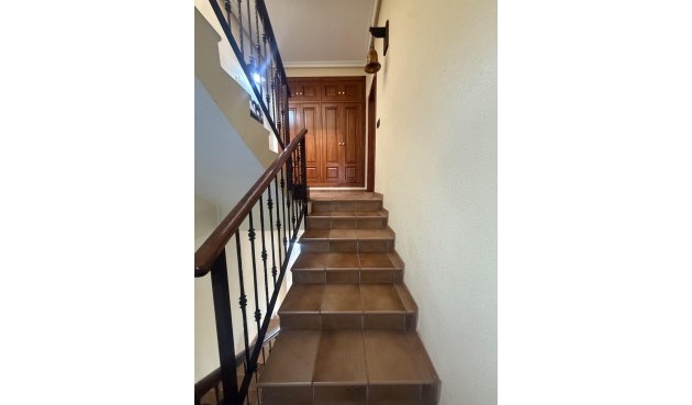 Resale - Town House -
Avileses