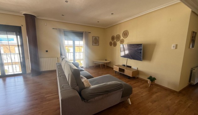 Resale - Town House -
Avileses