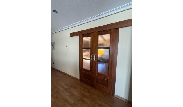 Resale - Town House -
Avileses