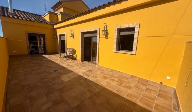 Resale - Town House -
Avileses