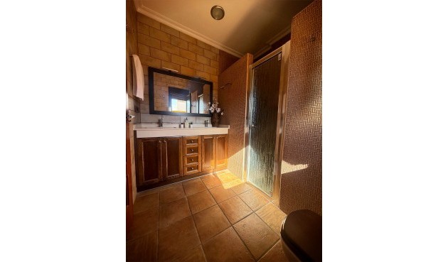 Resale - Town House -
Avileses