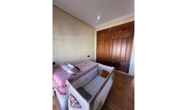Resale - Town House -
Avileses