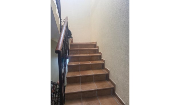 Resale - Town House -
Avileses