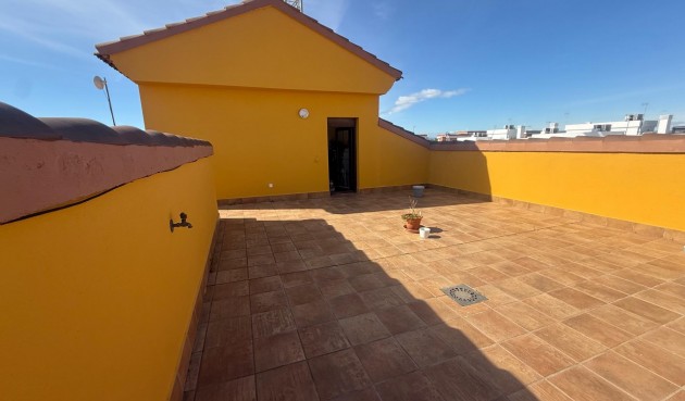 Resale - Town House -
Avileses